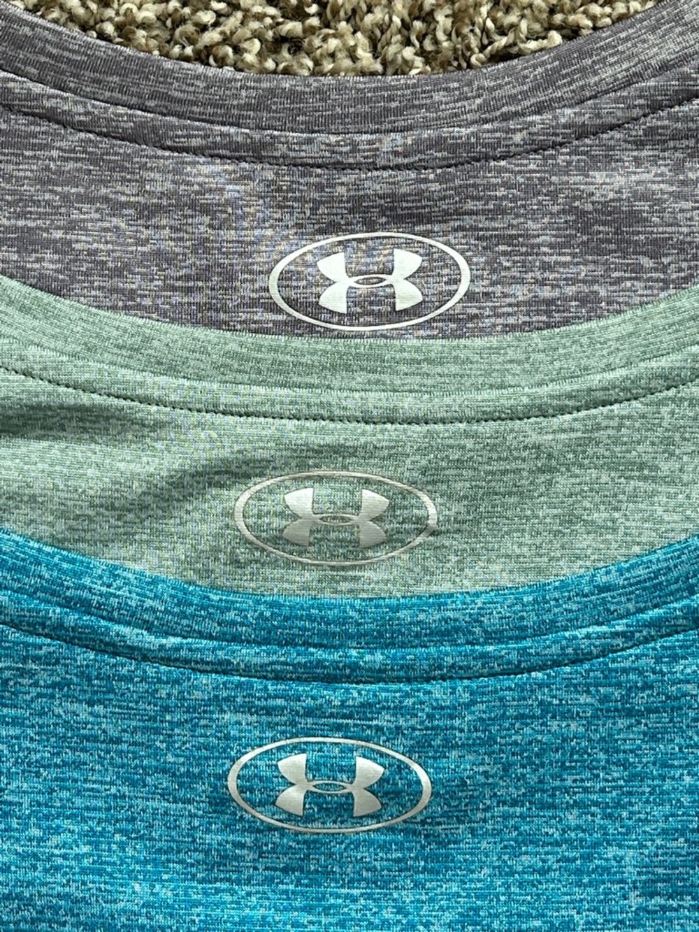 EUC Set of 3 Jewel Tone UA HeatGear Loose Fit Short Sleeve Tees-Blue/Mint/Purple - Picture 9 of 12